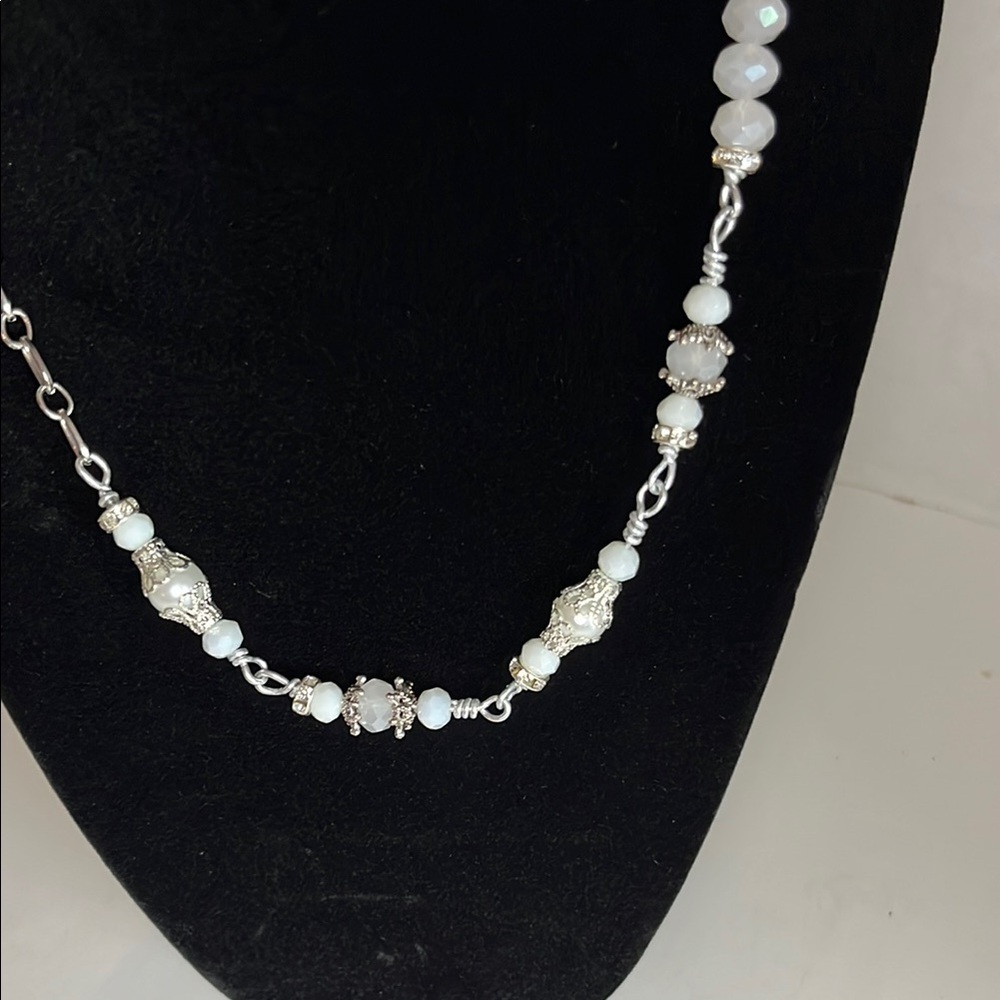 Handmade Elegant Silver copper and White Necklace - Picture 3 of 7